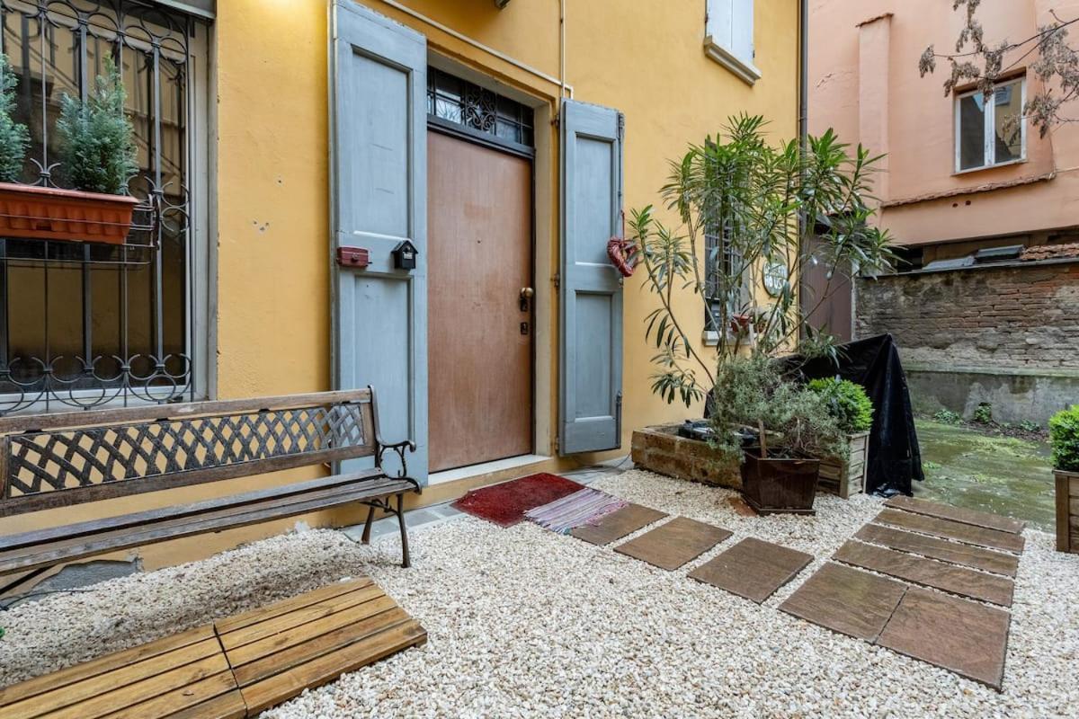 Gamberini House - Private Garden Apartment โบโลญญา ภายนอก รูปภาพ